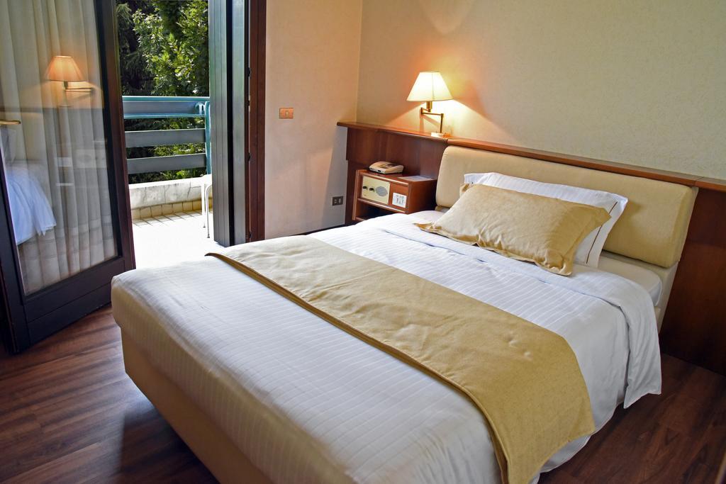 Hotel Bellavista Монтебеллуна Экстерьер фото